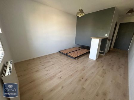 Location Appartement 1 pièce 20m² NIORT 79000 - Photo 2