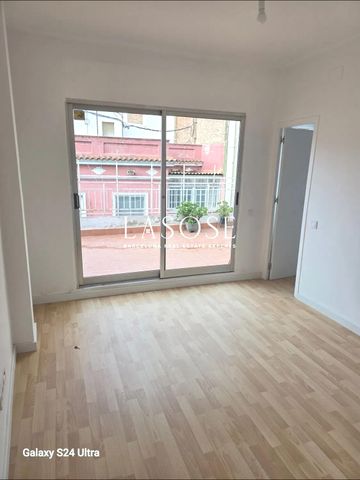 52m² Penthouse to rent in Camp d en Grassot i Gràcia Nova, Barcelona - Photo 4