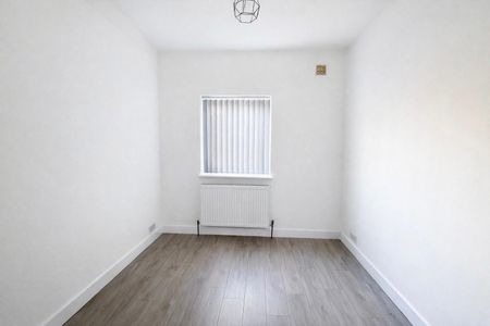 3 bedroom House To Let Total Size: 958 SQ FT - Photo 3