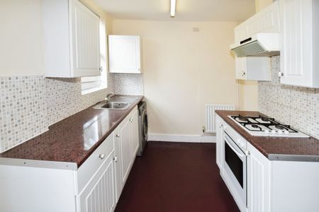 3 bed flat to rent in Nottingham Road, Leicester, LE5 - Photo 4