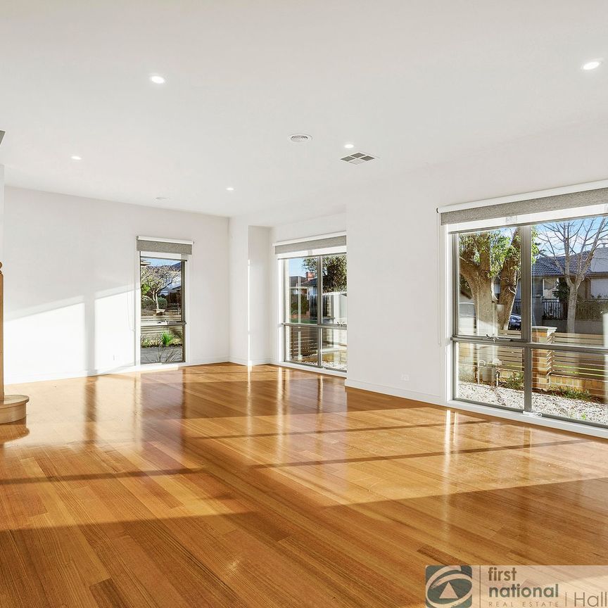 38 Farm Road, Cheltenham - Photo 1