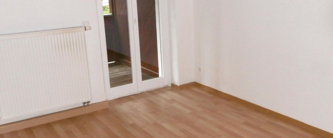 Gemütliche 2-Zimmer-Wohnung mit großem Südbalkon in guter Lage von Pirna! - Photo 1