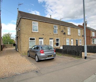 2 bedroom semi-detached house to rent - Photo 6