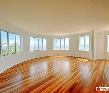 Newly Renovated Three-Storey Elegant Brick Mansion with Panoramic H... - Photo 2