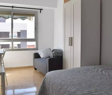 Carrer Sants Just i Pastor, Valencia, Valencian Community 46021 - Photo 1