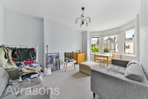 4 bedroom flat to rent - Photo 1