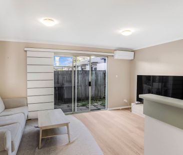 Refurbished&comma; Furnished Townhouse in the Heart of Maroochydore... - Photo 4