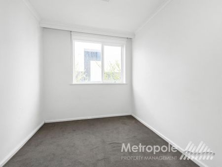 3/75 Spenser Street, ST KILDA, VIC - Photo 2