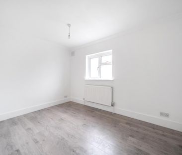 4 bedroom detached house to rent - Photo 3