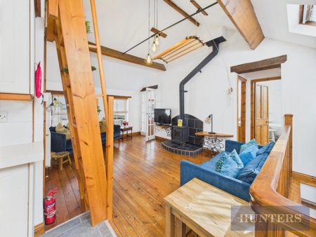 3 bedroom House To Let Total Size: 1018 SQ FT - Photo 3