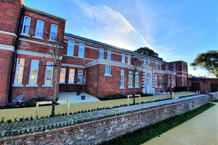 Royal Haslar - Photo 5