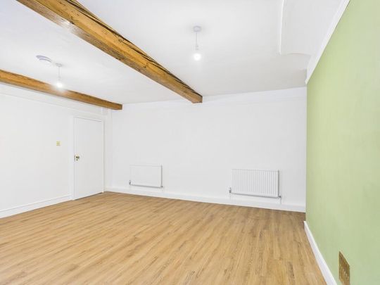 2 bedroom ground floor flat to rent - Photo 1