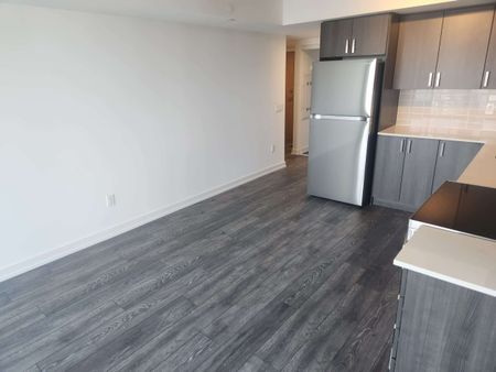 Two bedroom condo for rent in Pickering - Photo 2