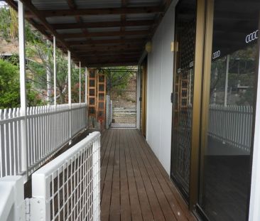 Renovated home in a quiet edge-of-town. - Photo 4