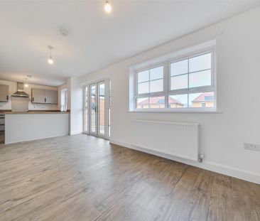 4 bedroom detached house to rent - Photo 1