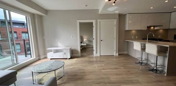 NEW Chic furnished 2 bedroom 2 bathroom with EV charging - Photo 2