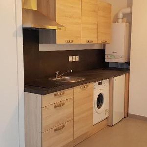 Location Appartement 1 pièce 30m² CLERMONT FERRAND 63000 - Photo 2