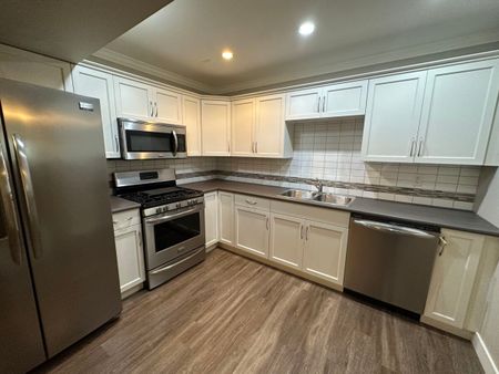 5 Bedroom Home in Promontory - Photo 4