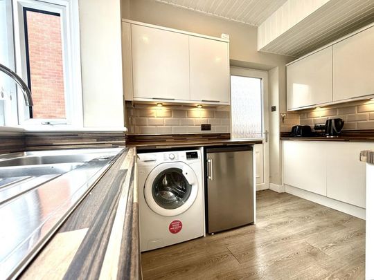 3 bedroom semi-detached house to rent - Photo 1