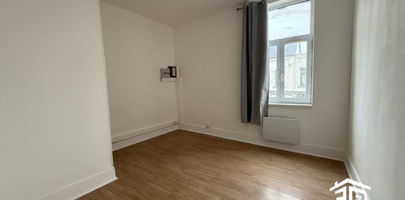 Location Appartement 4 pièces 46m² AVESNES SUR HELPE 59440 - Photo 2