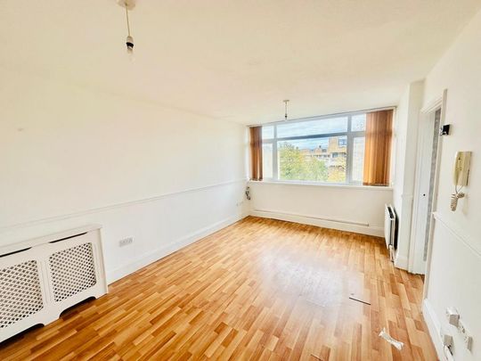 3 bedroom flat to rent - Photo 1