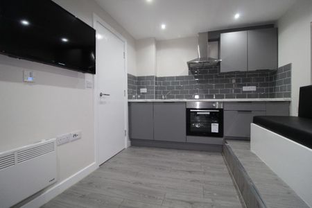 Market Street West Flat, PRESTON, Lancashire PR1 2HB - Photo 2