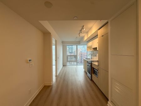 For Lease - 100 Queen Street Unit# 901, Toronto, Ontario - Photo 2
