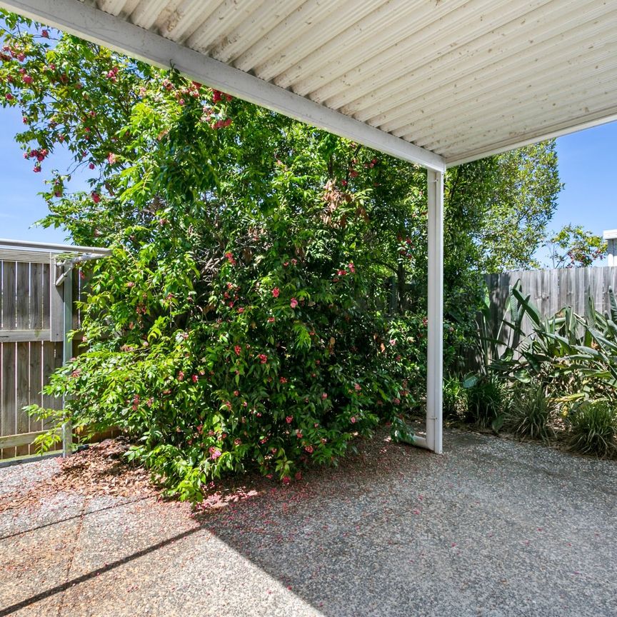 Modern Townhouse! Two Car Accomodation Townhouse - Photo 1