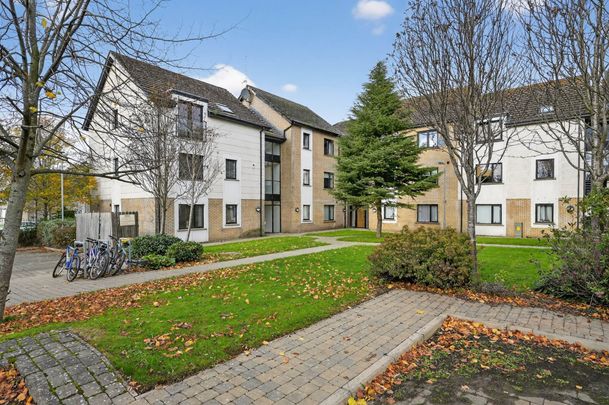 37 Drumadoon Square, Dundonald, Belfast, BT16 2QN - Photo 1