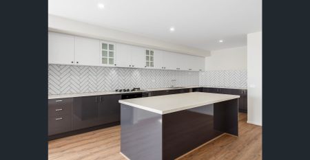 Super Stylish Family Sized Home - Photo 4