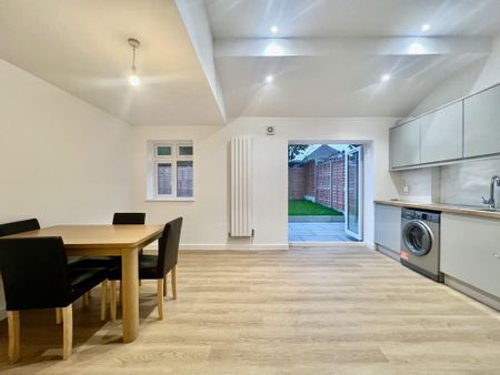 3 bedroom ground floor flat to rent - Photo 2