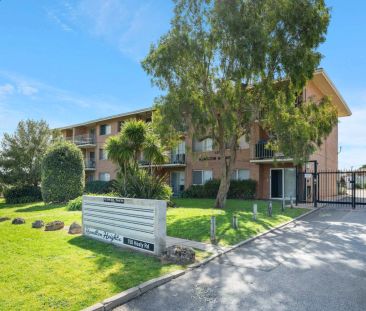 24 / 150 Healy Road, HAMILTON HILL WA 6163 - Photo 6