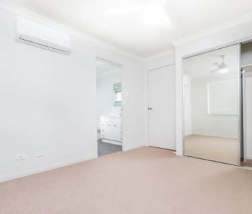 “Top Quality Townhouse Available - $500 Per Week Increasing to $625... - Photo 1