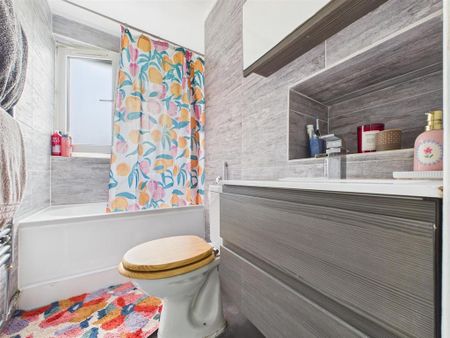 3 bedroom apartment to rent - Photo 2