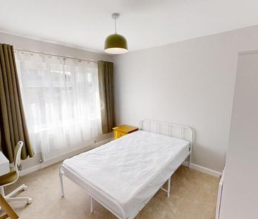 4 bedroom house to rent - Photo 2