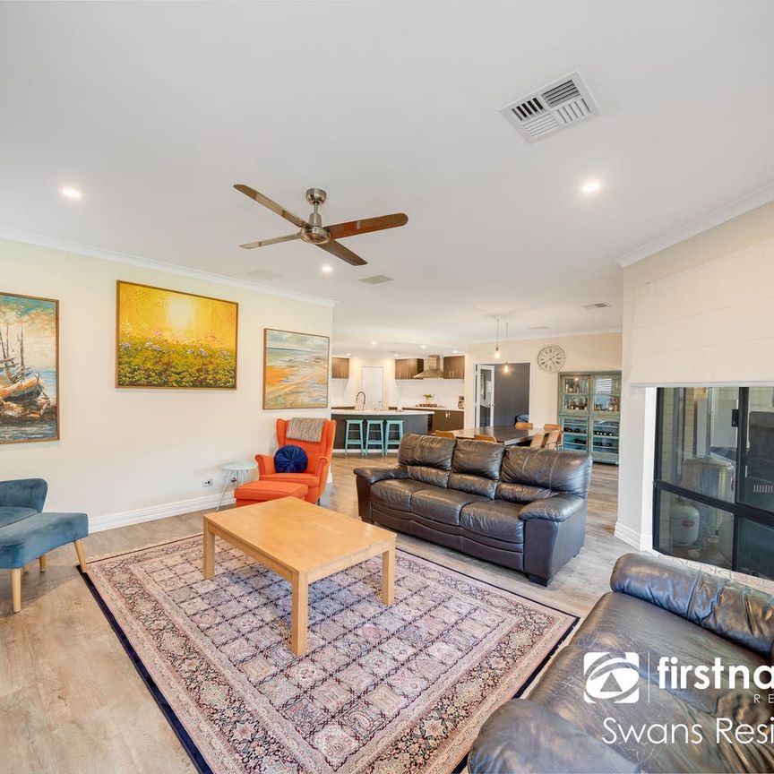 Exceptional Beauty - A Standout Pool Home in Aveley!! - Photo 1