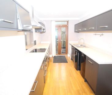 3 bedroom terraced house to rent - Photo 6