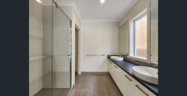 Beautiful Home in Ashbury Estate! - Photo 1