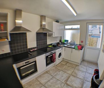 1 bedroom in a house share to rent - Photo 5