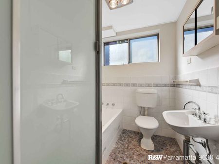 PARRAMATTA FRINGE 2 BEDROOM APARTMENT - Photo 5