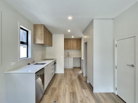 Modern 2-Bedroom Home in Wainuiomata - Photo 3