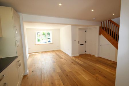 2 bedroom terraced house to rent - Photo 2