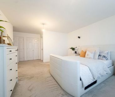 5 bedroom detached house to rent - Photo 4