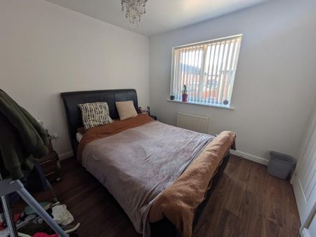 3 bedroom semi-detached house to rent - Photo 2