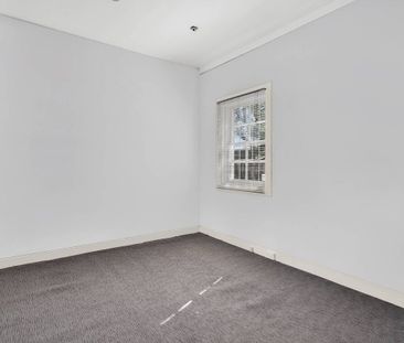 Convenient Two Bedroom + Study Home with Double Parking *Easier acc... - Photo 2