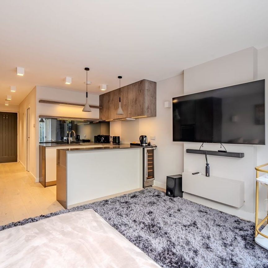 1 Bed Flat, Bartle Road, W11 - Photo 1