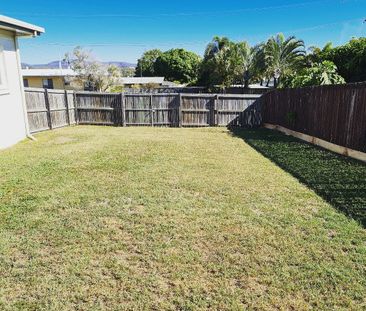 OUTSTANDING SELF CONTAINED DUPLEX UNIT WITH IT'S OWN YARD &mldr; PE... - Photo 5