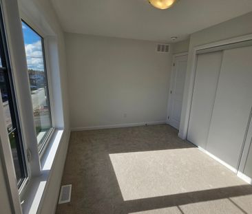 For Lease - 340 Raheen Court, Barrhaven, Ontario - Photo 2