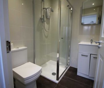 Price £1,200 pcm - Available 31/12/2025 - Furnished - Photo 4