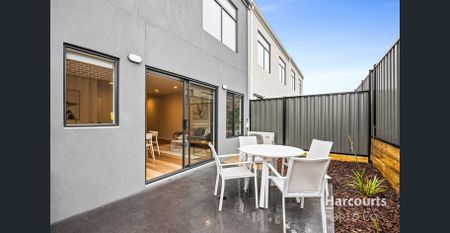 Contemporary Living in Mickleham - Photo 5